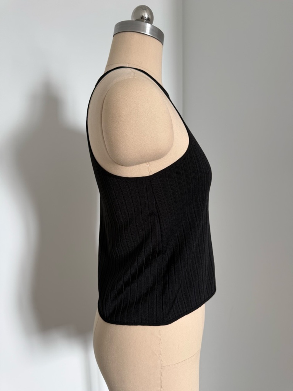 ZARA Halter Smooth Ribbed Tank - Picture 3 of 11